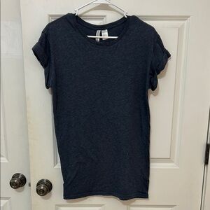 H&M Divided Dark Gray T-Shirt size small short sleeve extra long